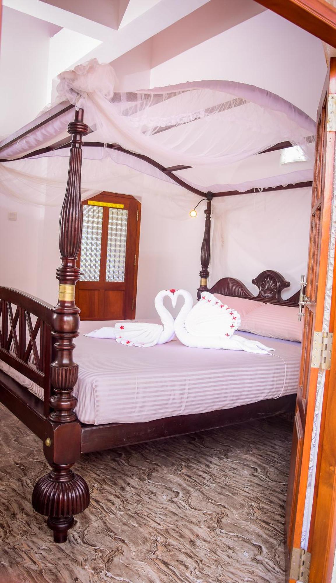 Channa Villa & Tours Bentota Exterior photo